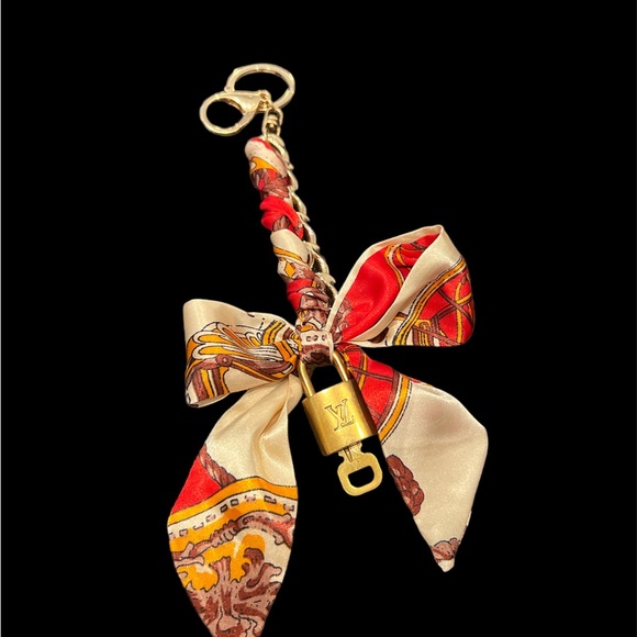 Silk Ribbon Bag Pendant and or Keychain with Louis Vuitton Lock & Key - Picture 2 of 5